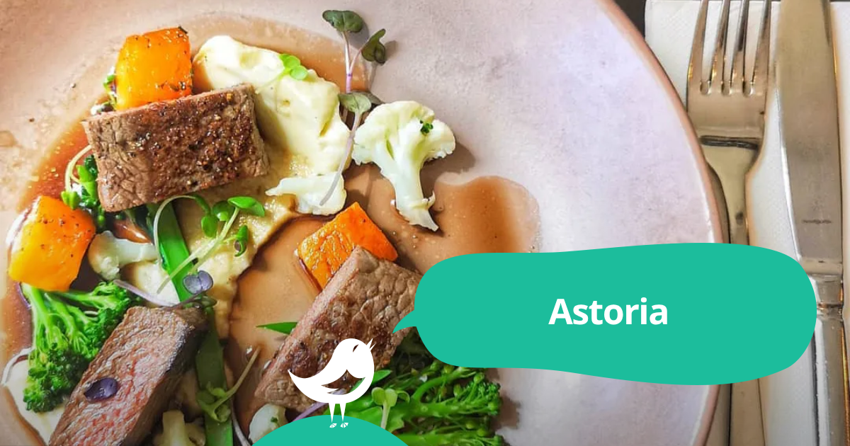 restaurants that open early for lunch